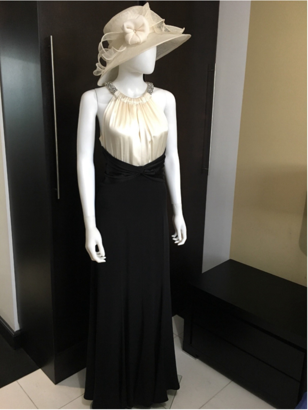 teri jon dress US Size 10 gown black& white